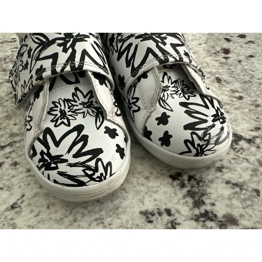 GOATS Kids Floral Graphic Hook & Loop Sneakers - Size 1 Youth